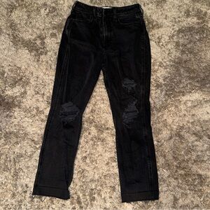 Women’s Hollister black curvy ultra high-rise Mom jeans size 4s w27 short